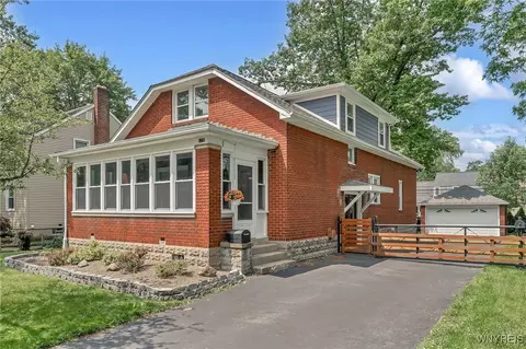 175 Highland Dr, Amherst, NY 14221
