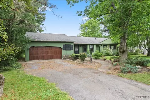 451 N Star Rd, East Aurora, NY 14052