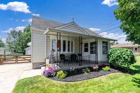 32 Kathleen Dr, Cheektowaga, NY 14225
