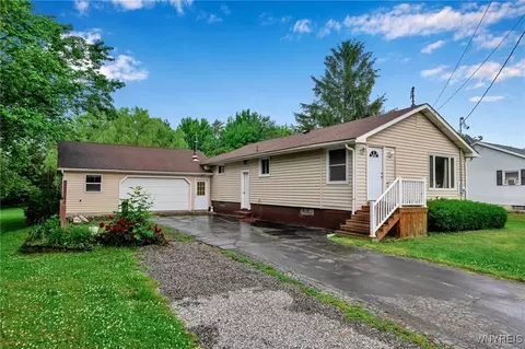 11914 Clinton St, Alden, NY 14004