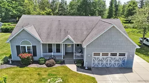 7271 Beechwood Rd, Evans, NY 14047