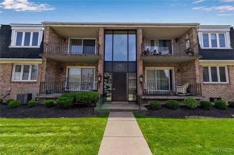 1419 N Forest Rd #7, Amherst, NY 14221