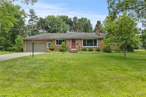 8327 Hirschwood Dr, Buffalo, NY 14221