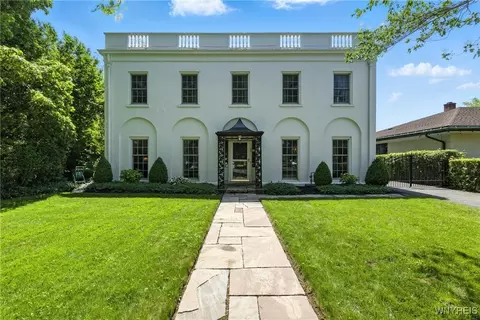 92 Middlesex Rd, Buffalo, NY 14216