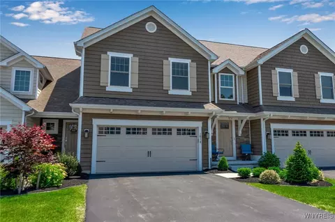 181 Northill Dr #E, Amherst, NY 14221