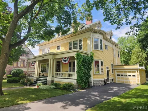 21 Ross St, Batavia, NY 14020