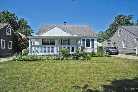 248 Chamberlin Dr, West Seneca, NY 14210