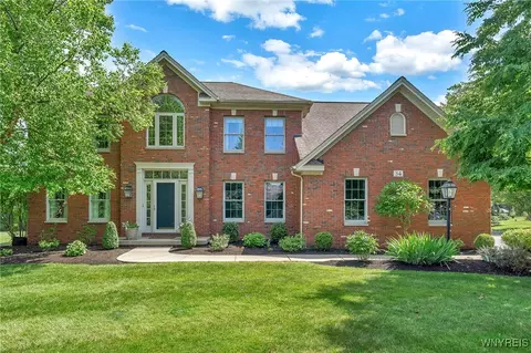 34 Dawnbrook Ln, Amherst, NY 14221