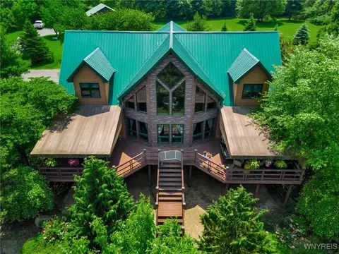 7740 Humphrey Rd, Hartland, NY 14067