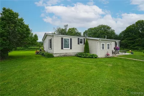 5886 Fox Valley Rd, Ashford, NY 14171