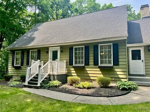 174 Marlin Dr, Grand Island, NY 14072