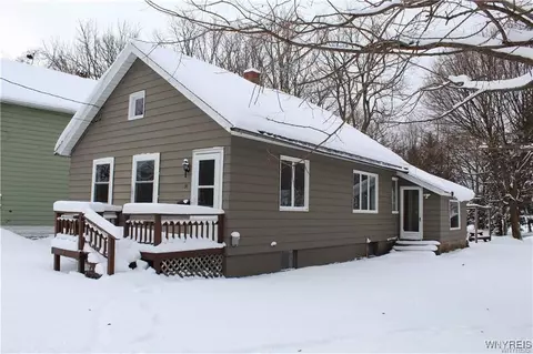19 Moore Ave, Pomfret, NY 14063