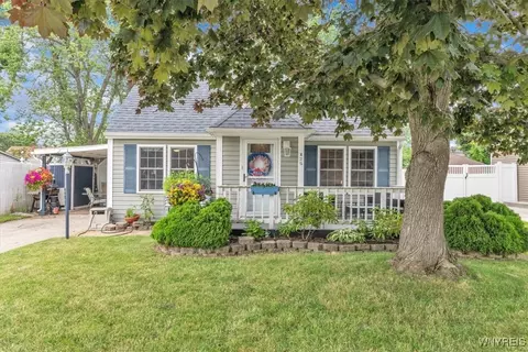 125 Gardenvale Dr, Cheektowaga, NY 14225