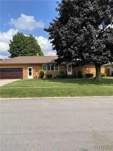 16 Dennis Ln, Cheektowaga, NY 14227