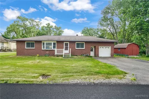 10967 S Roberts Rd, Dunkirk, NY 14048