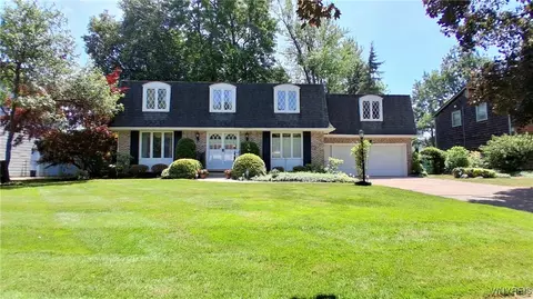 123 Woodshire S, Getzville, NY 14068