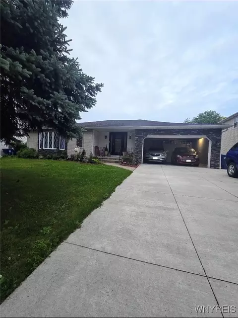 207 Shetland Dr, Amherst, NY 14221