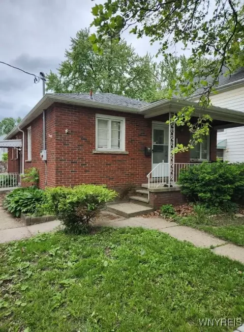 2261 Cleveland Ave, Niagara Falls, NY 14305