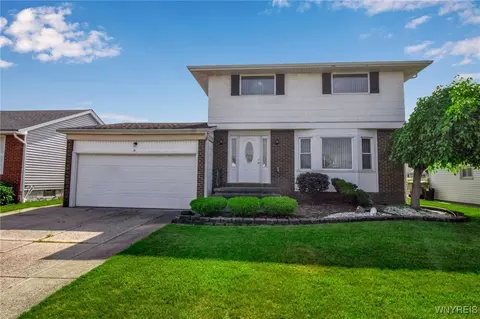 6 Rosemead Ln, Cheektowaga, NY 14227