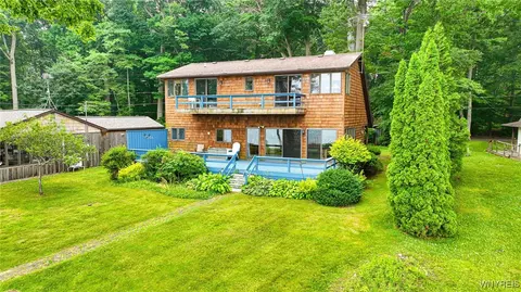 5339 Woodland Ave, Burt, NY 14028