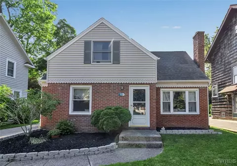 61 Chateau E, Amherst, NY 14226