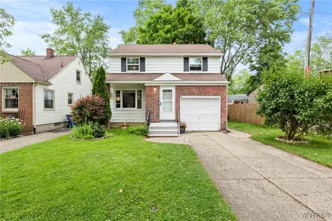 17 Morton Dr, Amherst, NY 14226