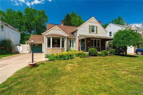 397 Darwin Dr, Amherst, NY 14226