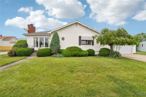 66 Gierlach St, Sloan, NY 14212