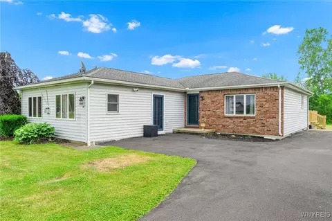 1538 Saunders Sett Rd, Lewiston, NY 14304