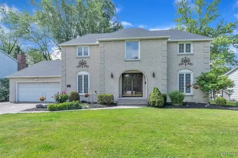 65 Autumnview Rd, Amherst, NY 14221