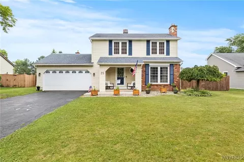 25 Foxhunt Rd, Lancaster, NY 14086