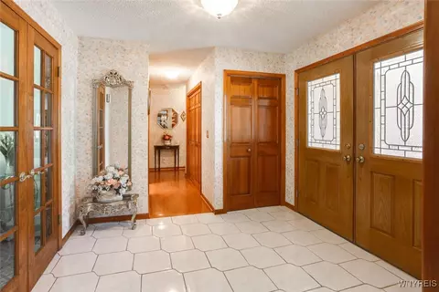 Entry Way - 2275 Hess Rd, Appleton, NY 14008 photo 1 of 1