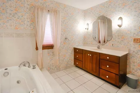 Bath - 2275 Hess Rd, Appleton, NY 14008 photo 2 of 3