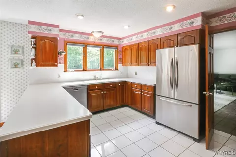Kitchen - 2275 Hess Rd, Appleton, NY 14008 photo 2 of 3