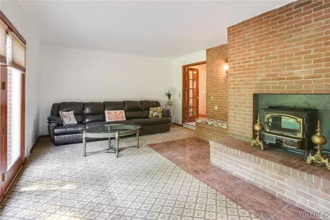 Living - 2275 Hess Rd, Appleton, NY 14008 photo 3 of 4