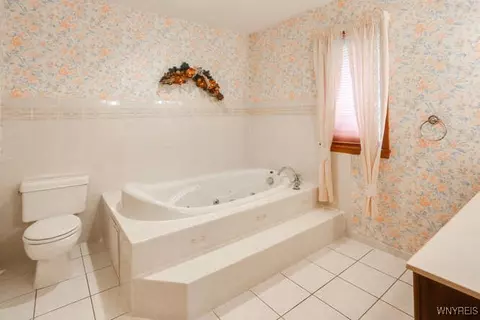 Bath - 2275 Hess Rd, Appleton, NY 14008 photo 1 of 3