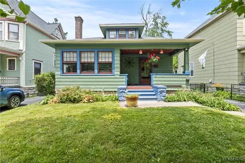 49 Mang Ave, Kenmore, NY 14217
