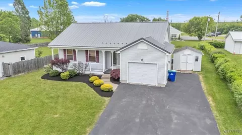 836 Upper Mountain Rd, Lewiston, NY 14092