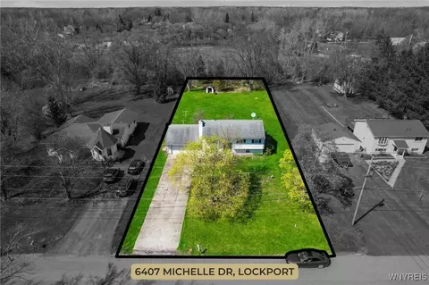 6407 Michelle Dr, Lockport, NY 14094