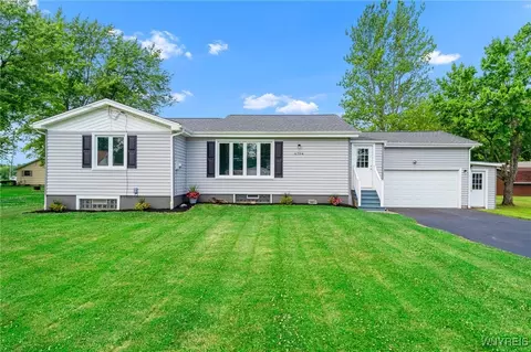 6704 Elbert Dr, Wheatfield, NY 14120