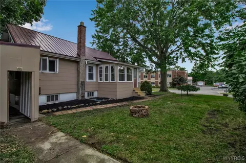 201 Ohio St, Ridgeway, NY 14103