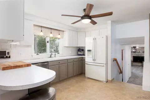 Kitchen - 68 Albert Dr, Lancaster, NY 14086 photo 1 of 3