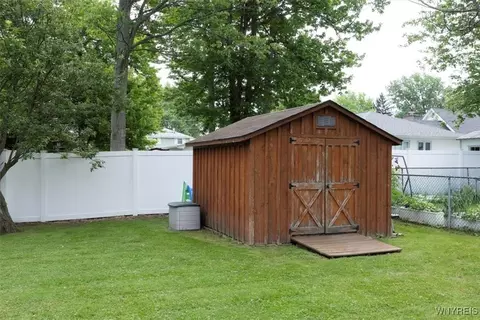 Exterior - 68 Albert Dr, Lancaster, NY 14086 photo 4 of 5