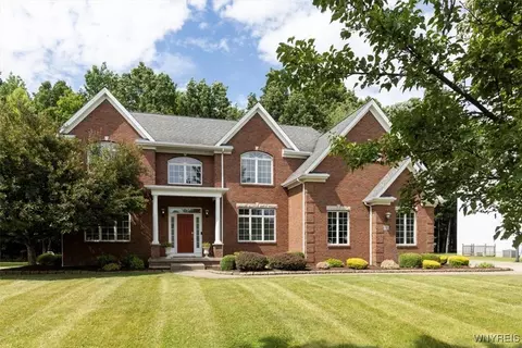 6005 Corinne Ln, Clarence Center, NY 14032