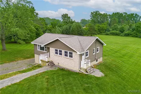 4468 Ridge Rd, Cambria, NY 14094