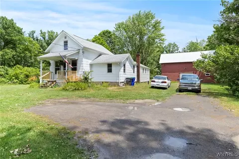 2727 Lyndonville Rd, Ridgeway, NY 14103