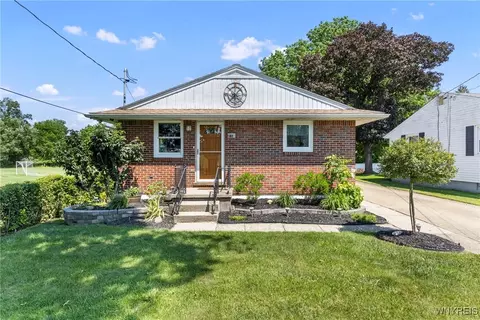 43 Linden Ave, Lancaster, NY 14086