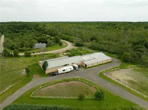 7452 Southwestern Blvd, Evans, NY 14047