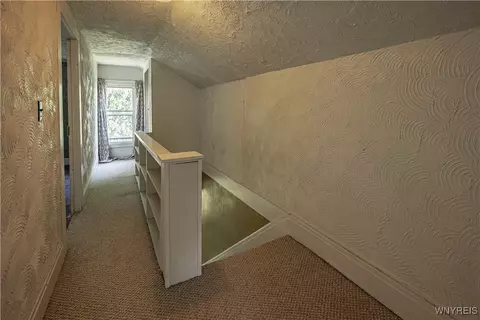 Entry Way - 4700 Lockport Rd, Pendleton, NY 14094 photo 4 of 4