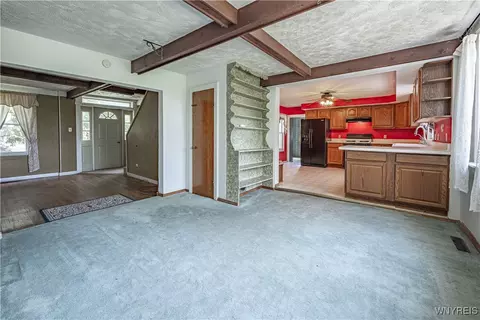 Living - 4700 Lockport Rd, Pendleton, NY 14094 photo 1 of 3